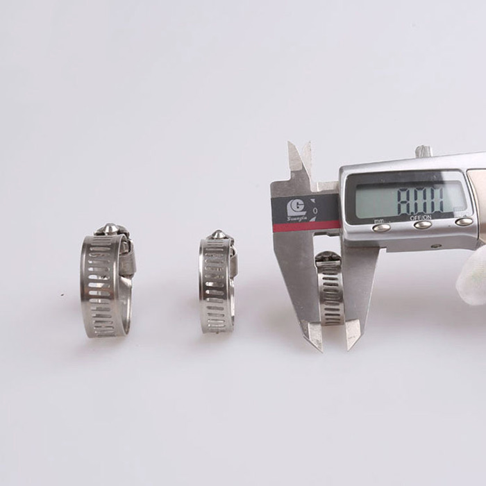 中美不銹鋼喉箍帶寬測量圖3