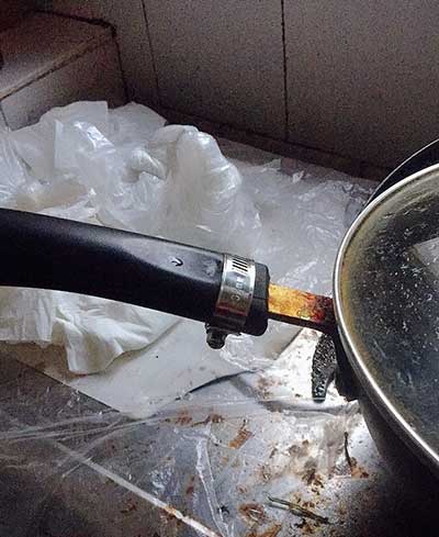 小美不銹鋼喉箍用在抄勺把上進(jìn)行捆扎